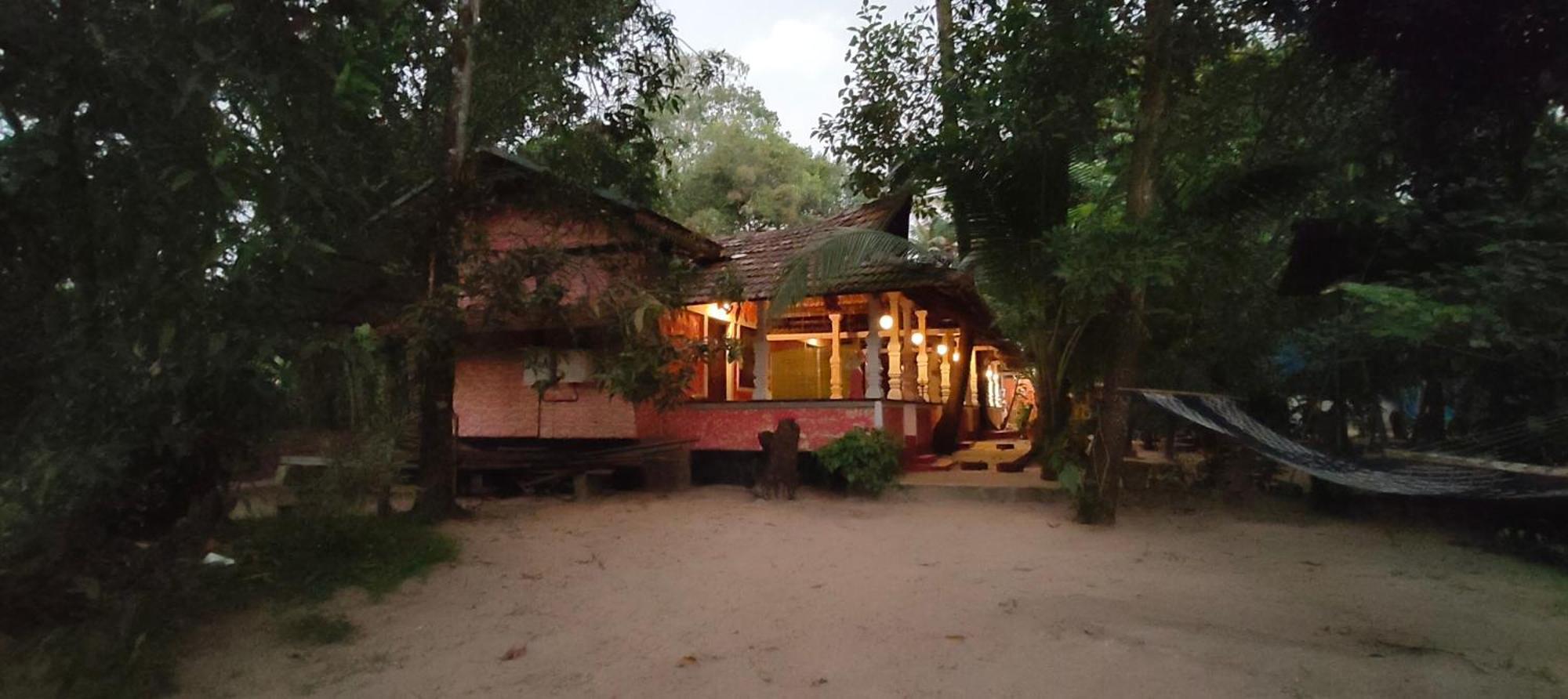Abba Marari Beach Villas & Homestay Mararikulam Alappuzha 外观 照片